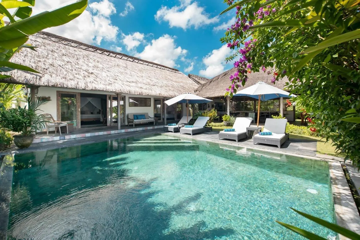 Kontakt z Gorgeous Balinese Designed 3 Bed Villa, Top Pick!